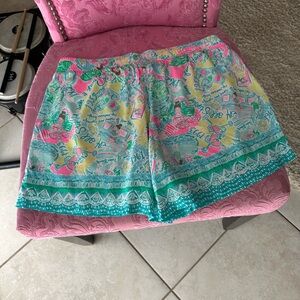 Lilly Pulitzer Katia shorts in Pop Up in the Beginning M